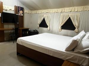 Riverside Golf Resort