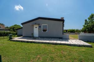 Holiday house with a parking space Loborika, Pula - 25342