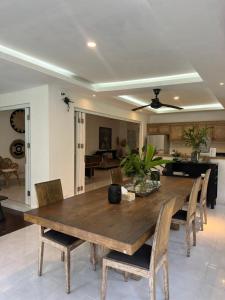 villa camelot seminyak bali