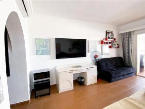 Sea View Studio - Sharm - Beach & Pools - Sleeps 4 - 2 beds and 2 sofa beds