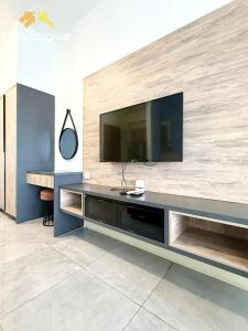 Imperio Residences Private Bathtub or Jacuzzi by Nestcove
