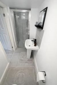 Modern Guest house with private entrance