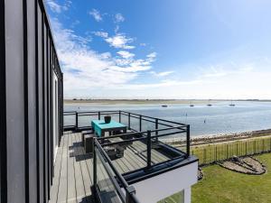 Penthouse with beach view