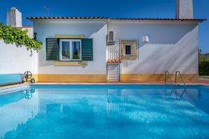 Casa de Colares - Sintra Beach Pool Surf Getaway Work and Play