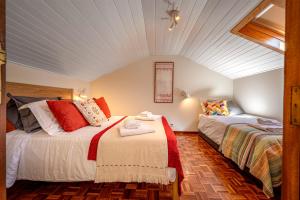 Casa de Colares - Sintra Beach Pool Surf Getaway Work and Play