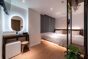 LAHA Boutique DDP Dongdaemun