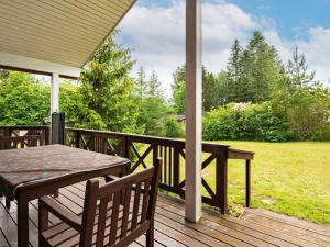 6 person holiday home in Kolind-By Traum