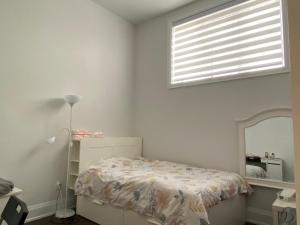 C-Spacious n bright low-level room near Yonge-Finch - Willowdale Grand Residence