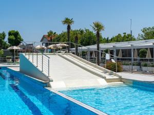 Mobile Home im Ferienpark in Cologna Spiaggia