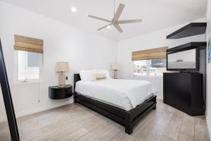 Beachfront Bliss • Rooftop Ocean Views 204 EOF B home