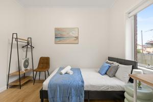 Inviting Double Room with Ensuite Bath Sunlit Comfort at Matraville - Shared Kitchen