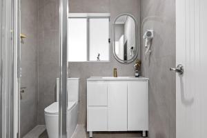 Inviting Double Room with Ensuite Bath Sunlit Comfort at Matraville - Shared Kitchen