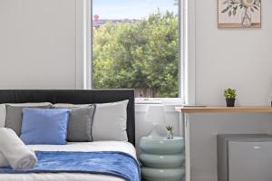 Inviting Double Room with Ensuite Bath Sunlit Comfort at Matraville - Shared Kitchen