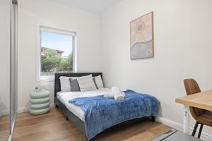 Inviting Double Room with Sunlit Comfort - Matraville - Shared Bathroom and Kitchen