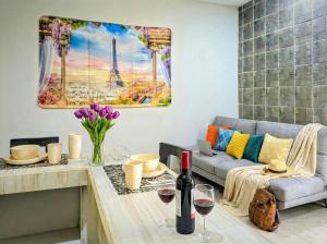 2 Spacious Suites King Beds Sleep 8 500m Kid Friendly Beach Kitchen AC Fast WiFi 6B7B