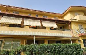 Stunning Apartment In Ricadi With House Sea View