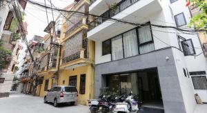 Căn hộ studio xinh xắn với ban công và bồn tắm