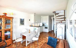 Lovely Home In Le Barcarès With Lake View
