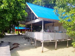 Arborek Homestay & Dive Center