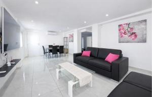 Gorgeous Home In Villamarchante