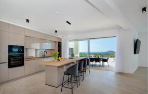 Cozy Home In Primosten