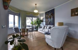 2 Bedroom Stunning Home In Taormina
