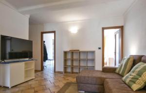 3 Bedroom Pet Friendly Apartment In Varazze