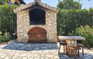 2 Bedroom Awesome Apartment In Krusevo