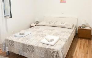 2 Bedroom Stunning Apartment In Rogoznica