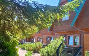 Cozy Home In Sarbinowo With Wifi