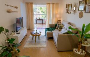 Apto a 280m da Praia do Itagua c Piscina e Garagem