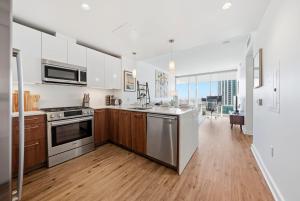 Rincon Hill 1 Bedroom w Work Setup by Anyplace - 11764