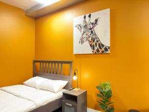 Downtown Private Room without Window