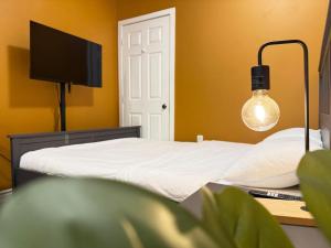 Downtown Private Room without Window