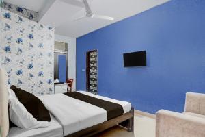 Collection O Uttam Nagar West Metro Station Formerly Vishwas Park