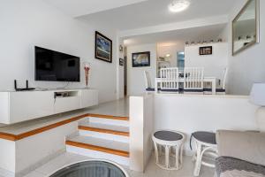 Hauzify I Apartament Orquídies