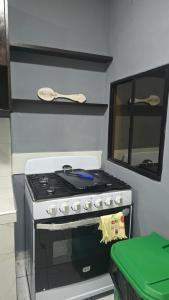 Casa Elegante y en Residencial Privada en Santa Ana