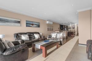 G4 Bermuda Beachfront Bliss-Breaker Views Willards