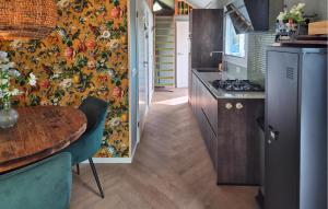 Beautiful Home In Heinkenszand