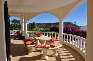 Spacious villa with sea view and heated pool - Luz