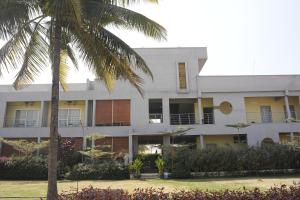 Royal Roots Resorts