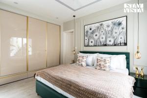 StayVista at The Sweet Sunsation - Gurgaon With Pool, BBQ