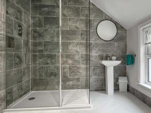 Apartment 2 - Ukc9275