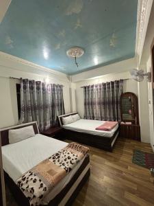 London Hotel and Lodge