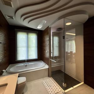 Kamala Beach Pool Villas