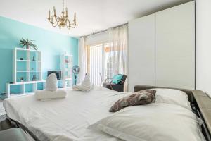 Bright Studio with Parking Near Beach & Old Town