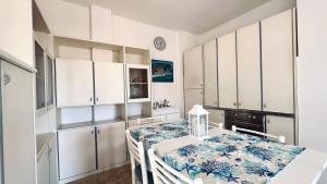 M410 - Marcelli, comodo trilocale con ampia terrazza