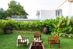ELIVAAS Valiyaveetil Mansion 5-BHK Mansion With Private Pool, Home Theatre, Garden & Lift Near New Marine Drive