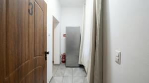 15 Min to Vienna Center - Affordable & Simple 5BR Apt with WIFI