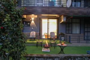 ALAYA STAYS Lakefront Suites, Naukuchiatal